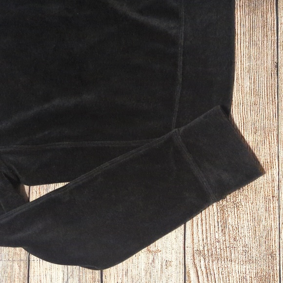 Lululemon Size 4 Every Moment Crew - Picture 2 of 5